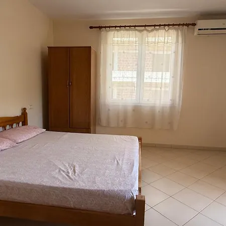 Shire Aparthotel *